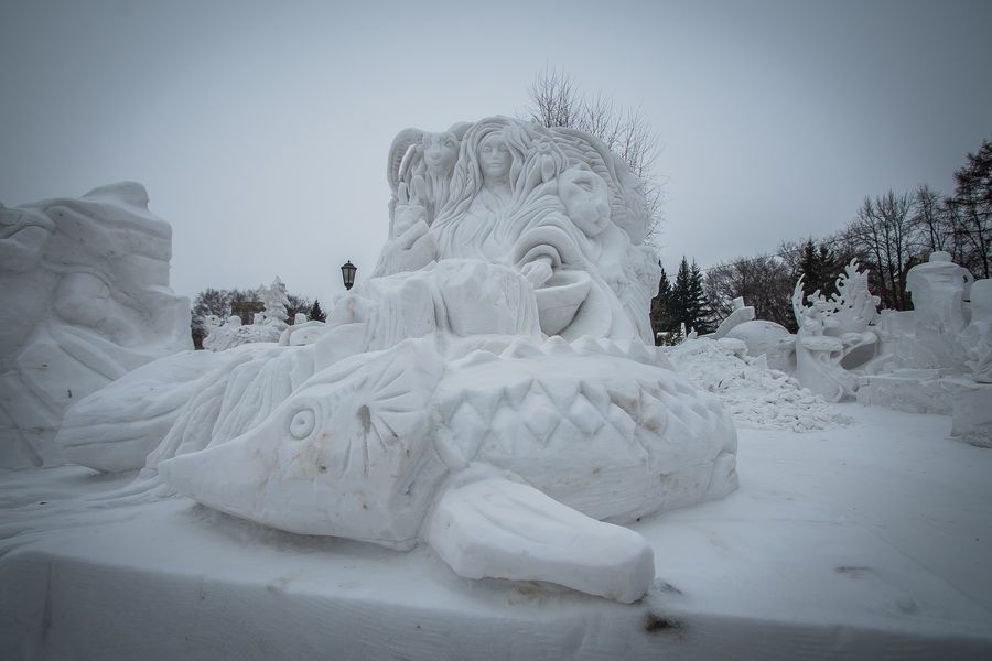 Фото «Мотивы Сибири»: в Новосибирске выбрали лучшую снежную скульптуру 17