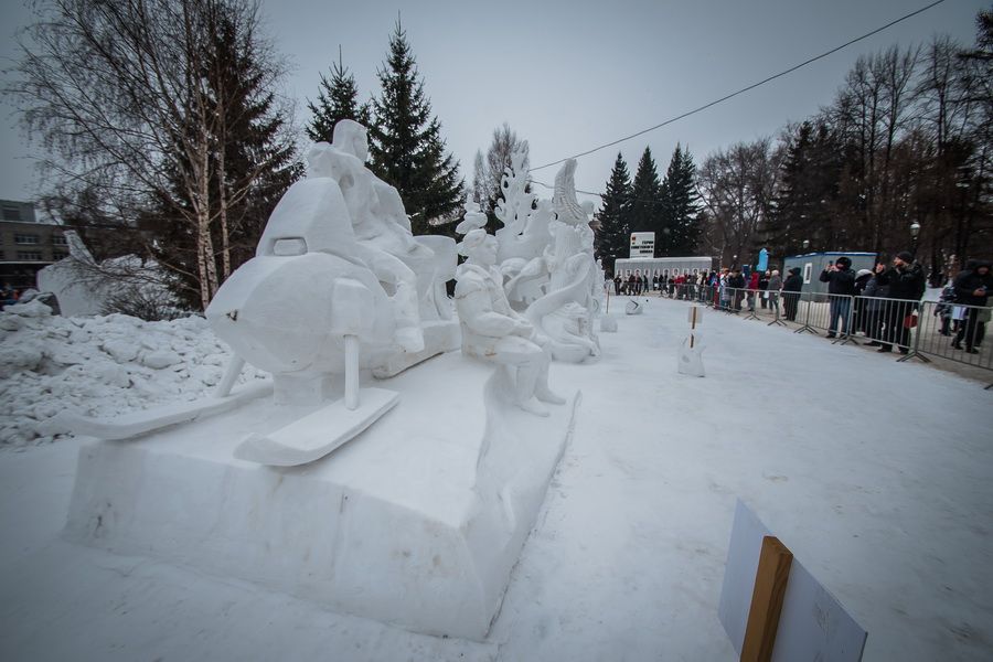 Фото «Мотивы Сибири»: в Новосибирске выбрали лучшую снежную скульптуру 19