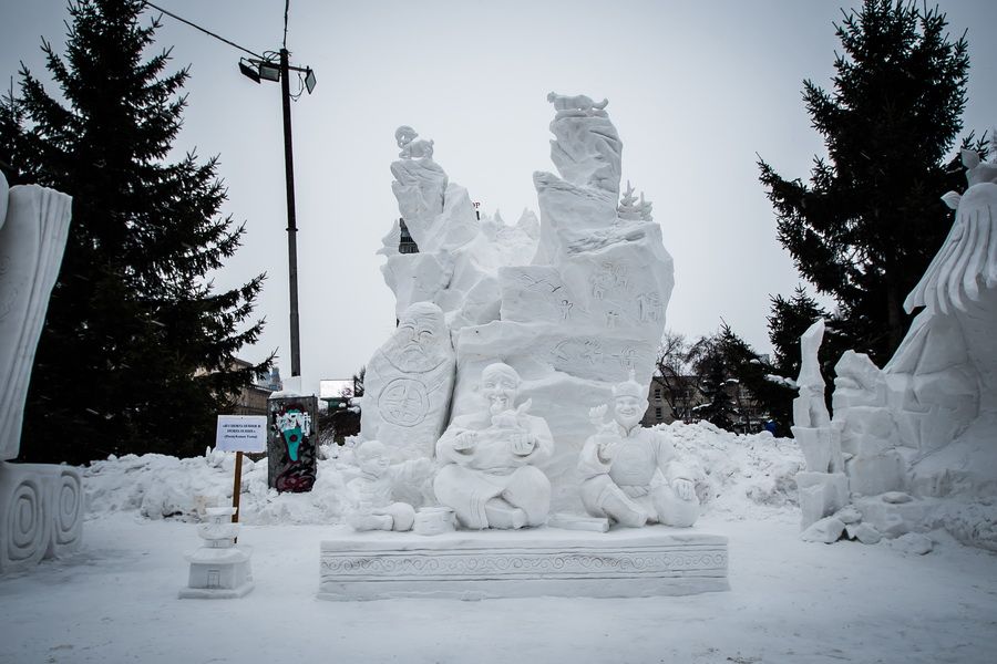 Фото «Мотивы Сибири»: в Новосибирске выбрали лучшую снежную скульптуру 26