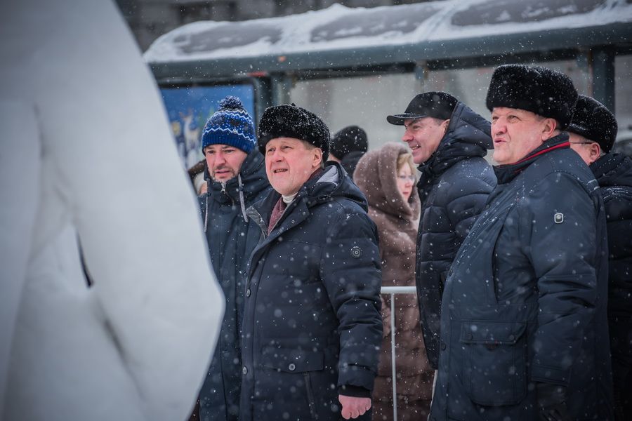 Фото «Мотивы Сибири»: в Новосибирске выбрали лучшую снежную скульптуру 50