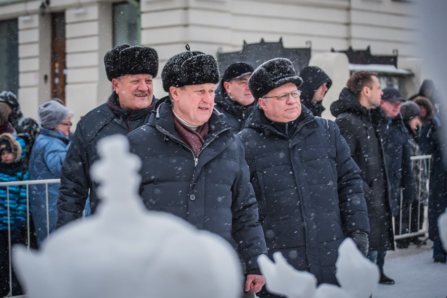 Фото «Мотивы Сибири»: в Новосибирске выбрали лучшую снежную скульптуру 55