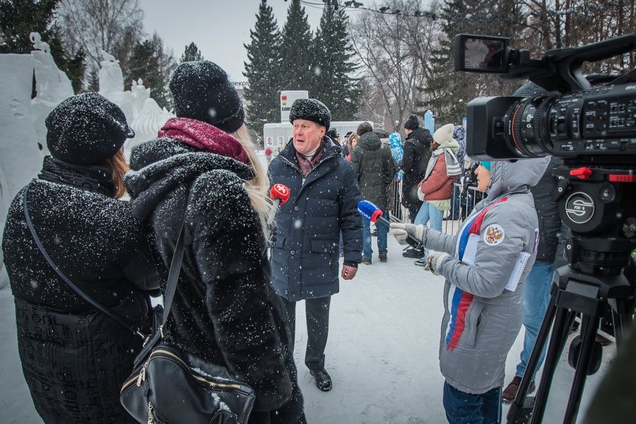 Фото «Мотивы Сибири»: в Новосибирске выбрали лучшую снежную скульптуру 65