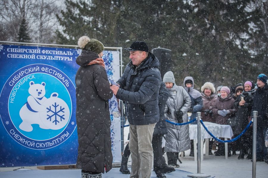 Фото «Мотивы Сибири»: в Новосибирске выбрали лучшую снежную скульптуру 88