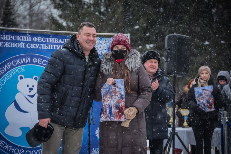 Фото «Мотивы Сибири»: в Новосибирске выбрали лучшую снежную скульптуру 92