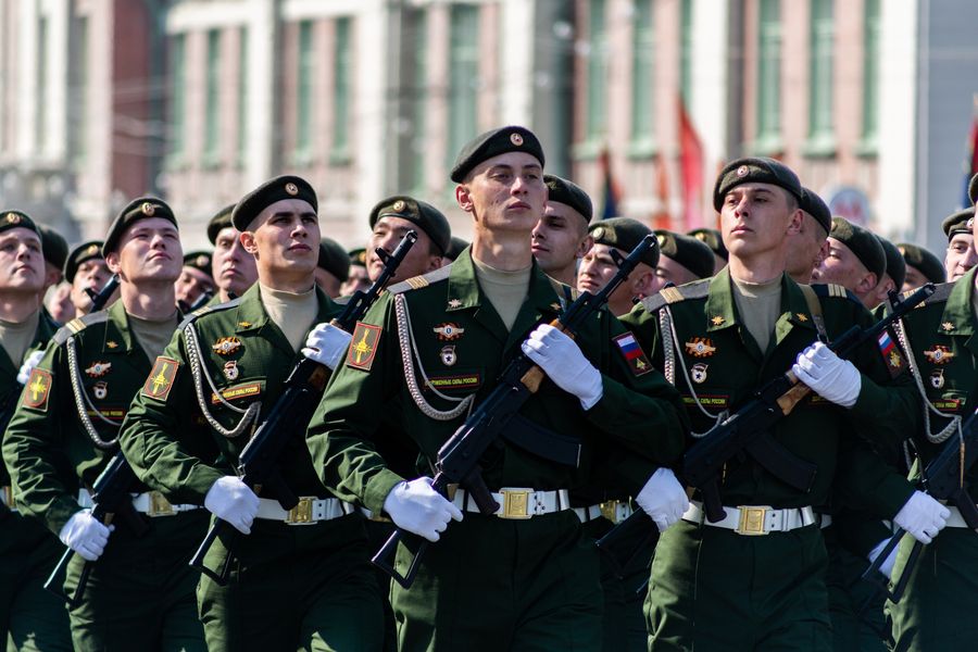Фото «На пле-чо!»: Парад Победы прошёл в центре Новосибирска 9 мая 7