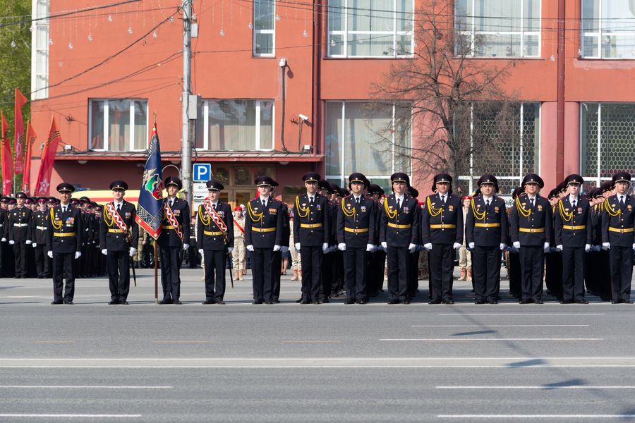 Фото «На пле-чо!»: Парад Победы прошёл в центре Новосибирска 9 мая 30