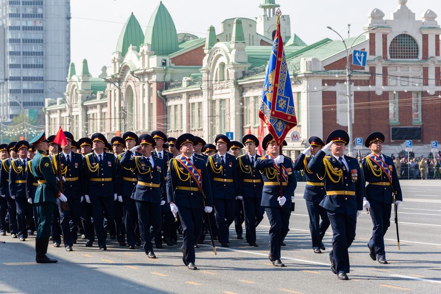 Фото «На пле-чо!»: Парад Победы прошёл в центре Новосибирска 9 мая 50