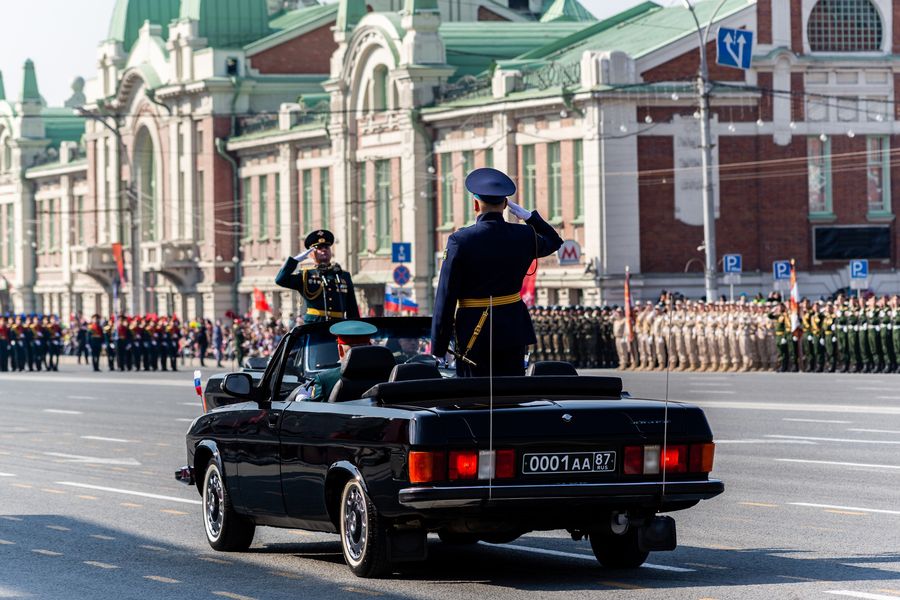 Фото «На пле-чо!»: Парад Победы прошёл в центре Новосибирска 9 мая 60