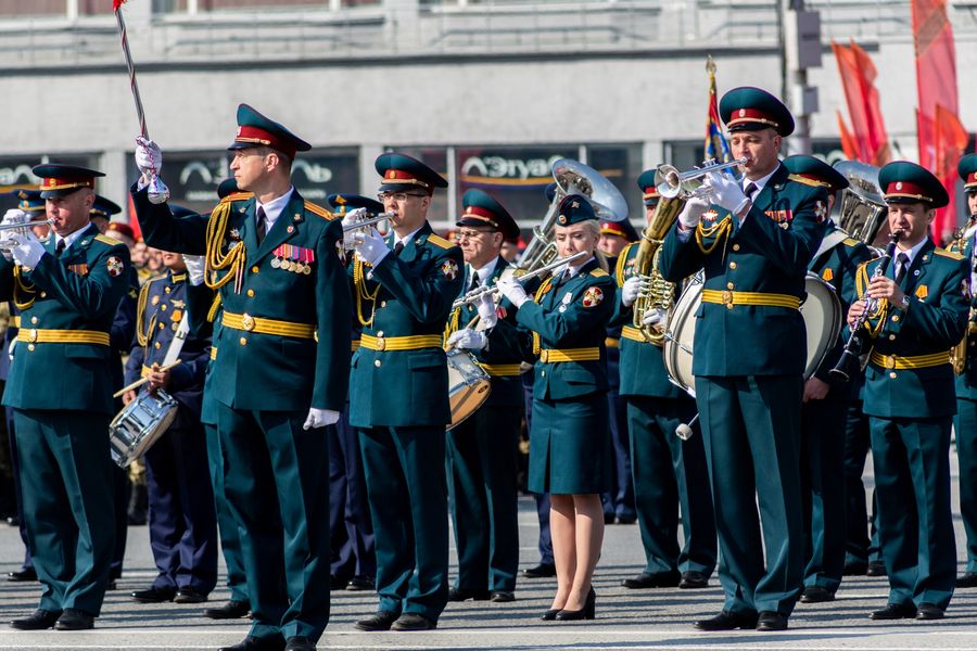 Фото «На пле-чо!»: Парад Победы прошёл в центре Новосибирска 9 мая 68