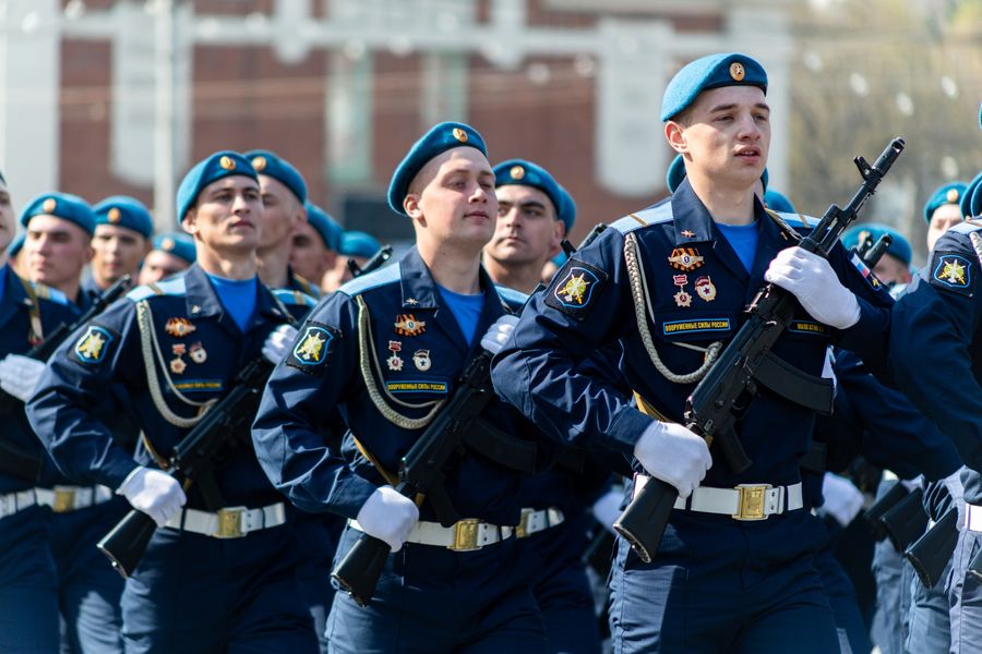 Фото «На пле-чо!»: Парад Победы прошёл в центре Новосибирска 9 мая 29