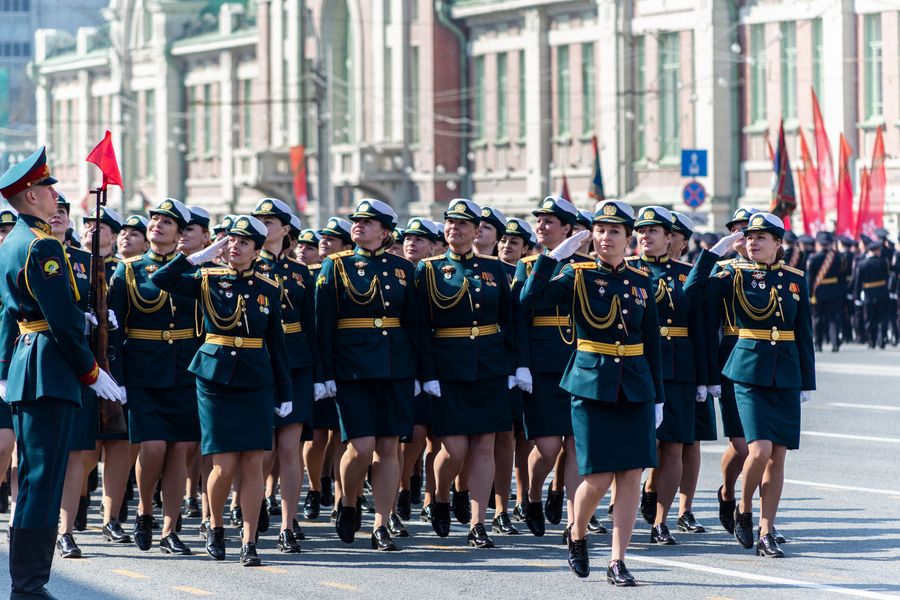 Фото «На пле-чо!»: Парад Победы прошёл в центре Новосибирска 9 мая 39