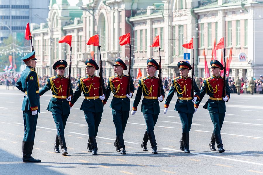 Фото «На пле-чо!»: Парад Победы прошёл в центре Новосибирска 9 мая 44