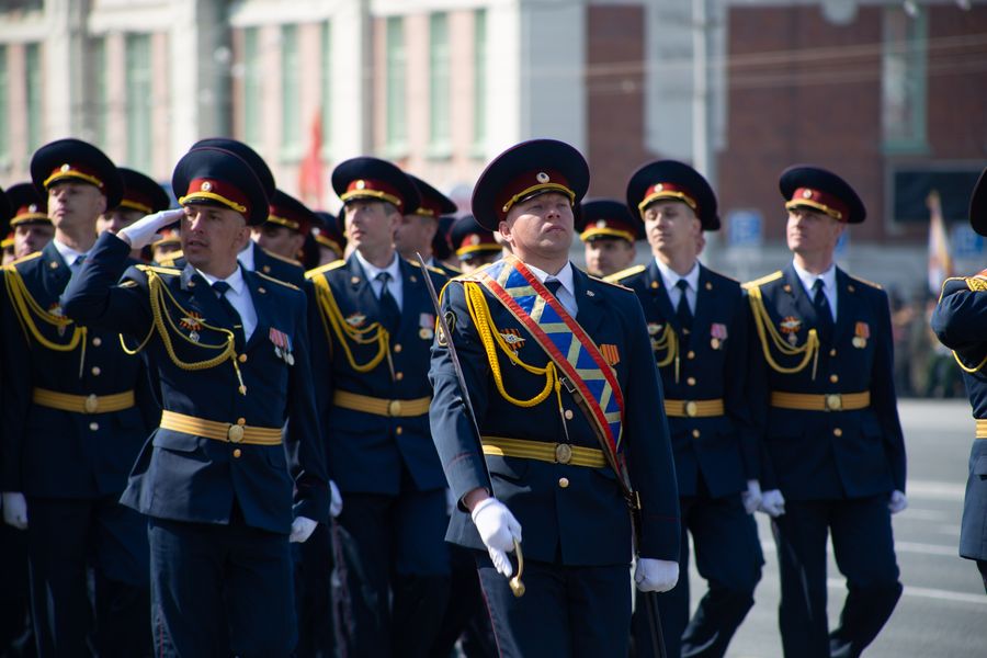 Фото «На пле-чо!»: Парад Победы прошёл в центре Новосибирска 9 мая 49
