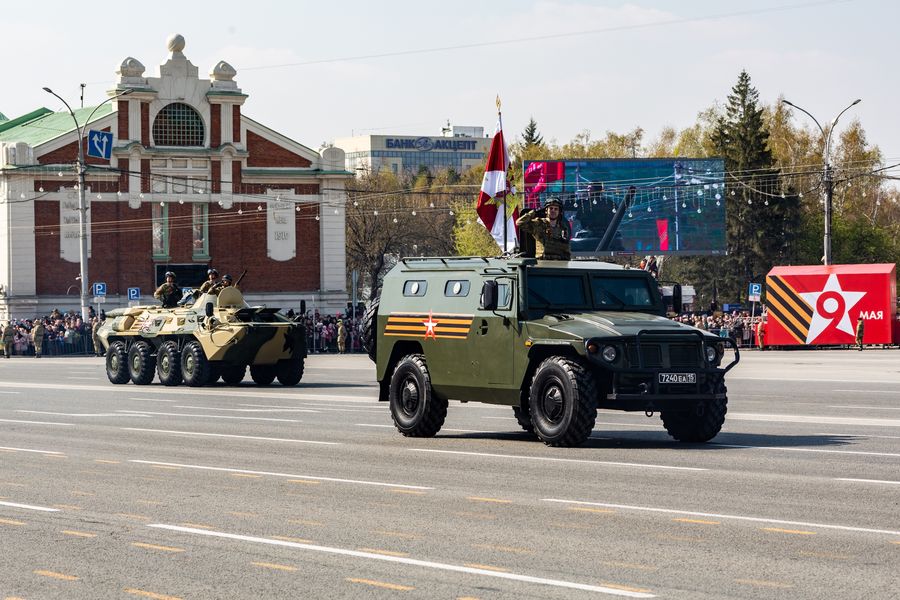 Фото «На пле-чо!»: Парад Победы прошёл в центре Новосибирска 9 мая 69