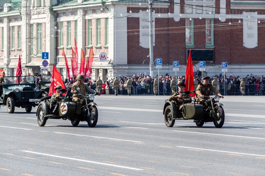 Фото «На пле-чо!»: Парад Победы прошёл в центре Новосибирска 9 мая 74
