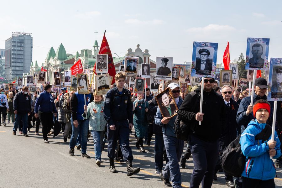 Фото Полк, который не умрёт: шествие «Бессмертного полка» прошло в Новосибирске 9 мая 7