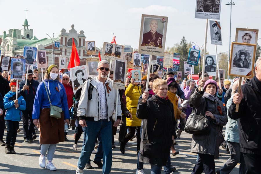 Фото Полк, который не умрёт: шествие «Бессмертного полка» прошло в Новосибирске 9 мая 21