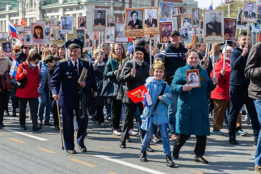 Фото Полк, который не умрёт: шествие «Бессмертного полка» прошло в Новосибирске 9 мая 14