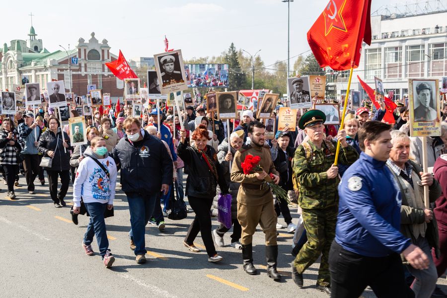 Фото Полк, который не умрёт: шествие «Бессмертного полка» прошло в Новосибирске 9 мая 22
