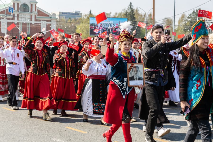 Фото Полк, который не умрёт: шествие «Бессмертного полка» прошло в Новосибирске 9 мая 26