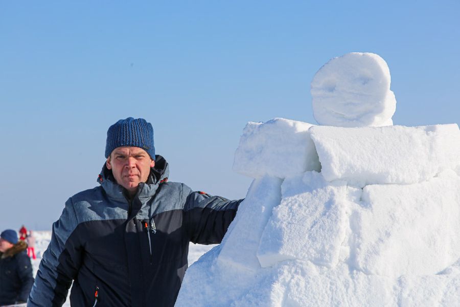 Фото «Город эскимосов» построили на льду Оби в Новосибирске 14