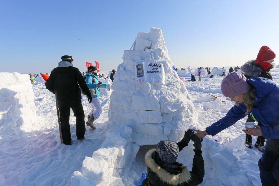 Фото «Город эскимосов» построили на льду Оби в Новосибирске 36