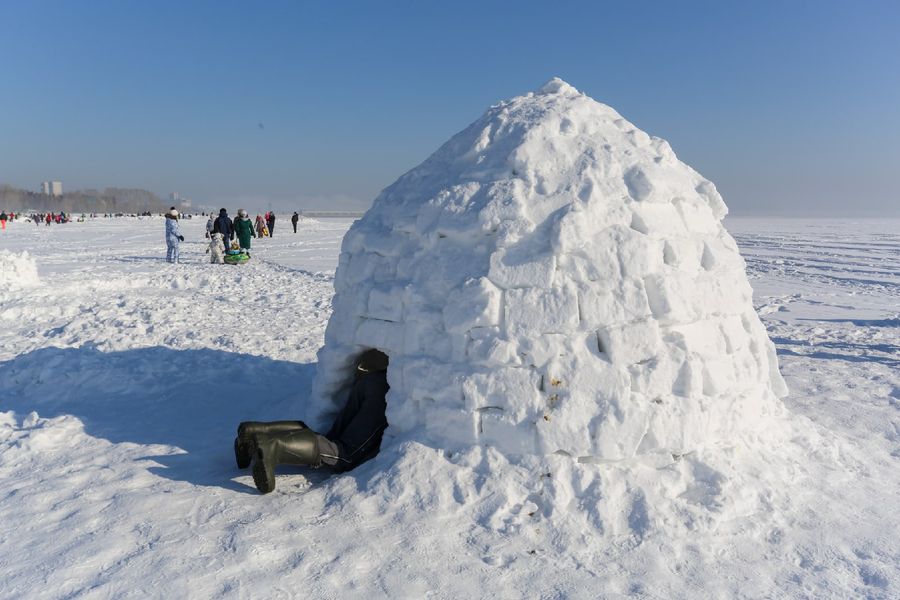 Фото «Город эскимосов» построили на льду Оби в Новосибирске 45