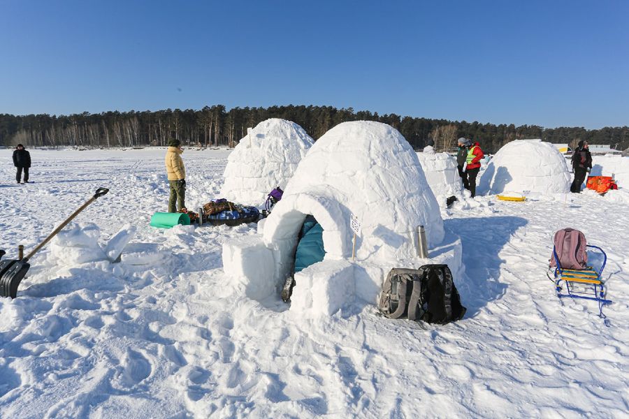 Фото «Город эскимосов» построили на льду Оби в Новосибирске 37