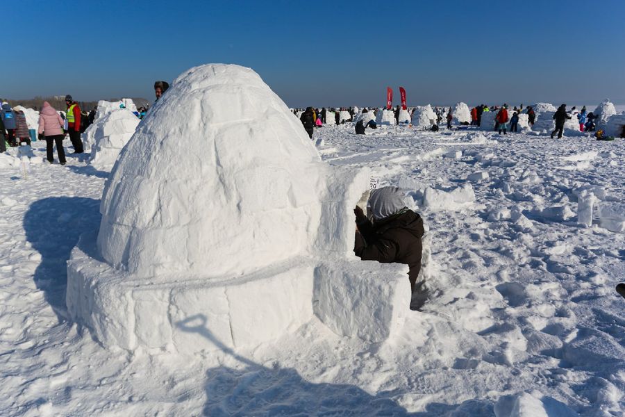 Фото «Город эскимосов» построили на льду Оби в Новосибирске 39