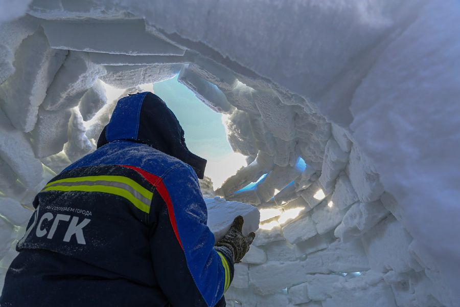 Фото «Город эскимосов» построили на льду Оби в Новосибирске 38