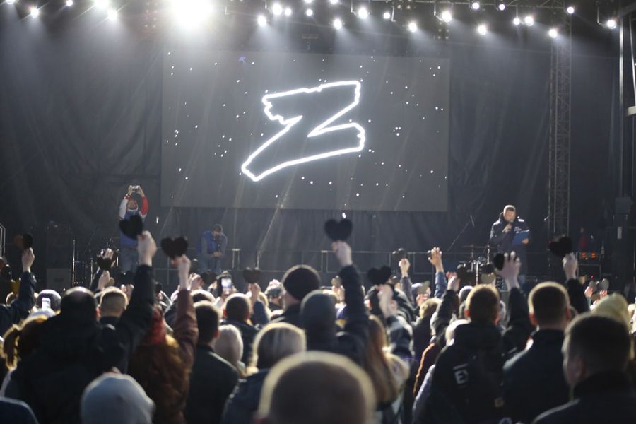 Фото «ZаРОССИЮ»: рок-звёзды выступили на патриотическом концерте в Новосибирске 18