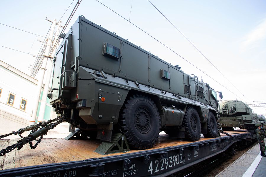 Фото Новейшее оружие Вооружённых сил России доставили в Новосибирск 23