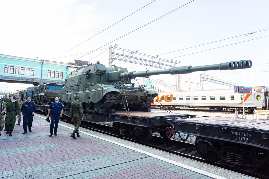 Фото Новейшее оружие Вооружённых сил России доставили в Новосибирск 25