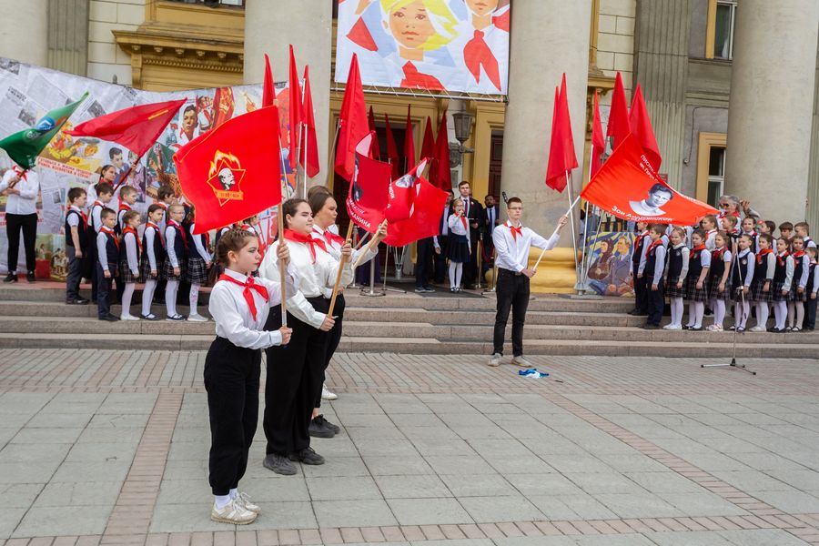 Фото «Всегда готов!» - в Новосибирске отметили 100-летие пионерской организации 13
