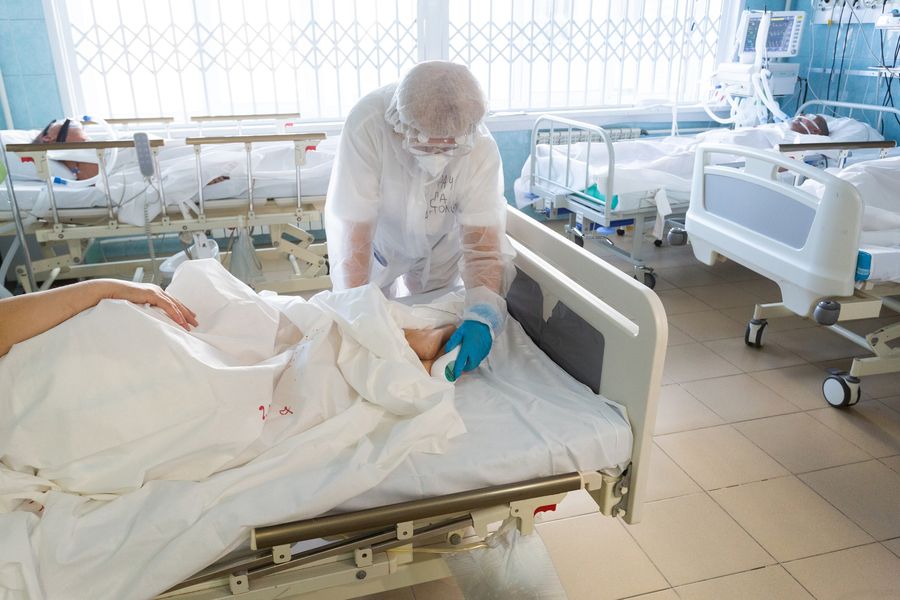 Фото Красная зона: что происходит в реанимации ковидного госпиталя в Новосибирске 3