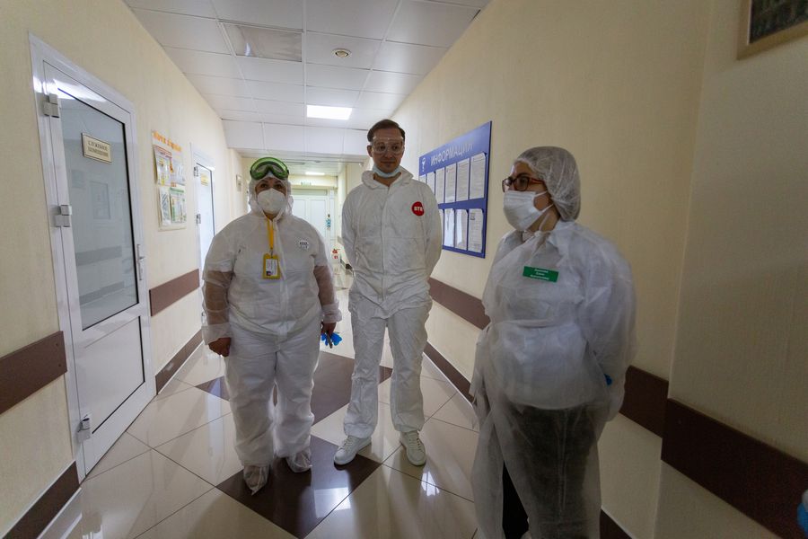 Фото Красная зона: что происходит в реанимации ковидного госпиталя в Новосибирске 7