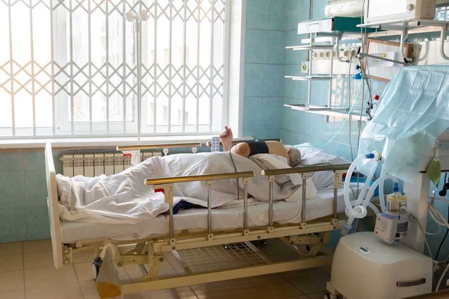 Фото Красная зона: что происходит в реанимации ковидного госпиталя в Новосибирске 9