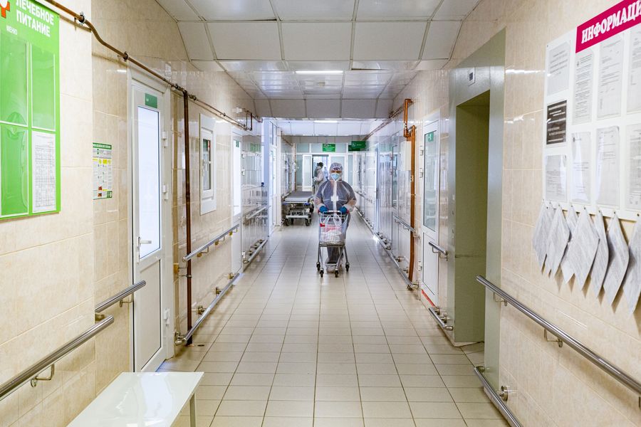 Фото Красная зона: что происходит в реанимации ковидного госпиталя в Новосибирске 10