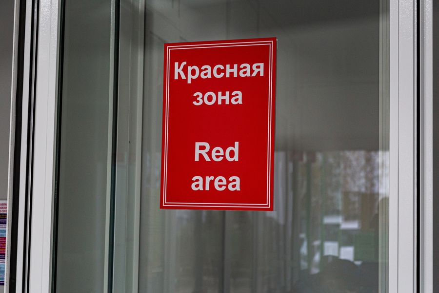 Фото Красная зона: что происходит в реанимации ковидного госпиталя в Новосибирске 11