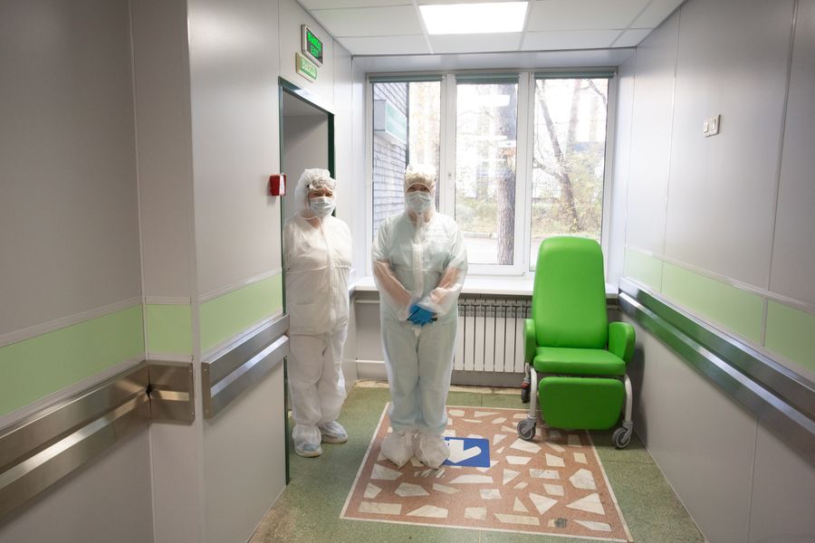 Фото Красная зона: что происходит в реанимации ковидного госпиталя в Новосибирске 29