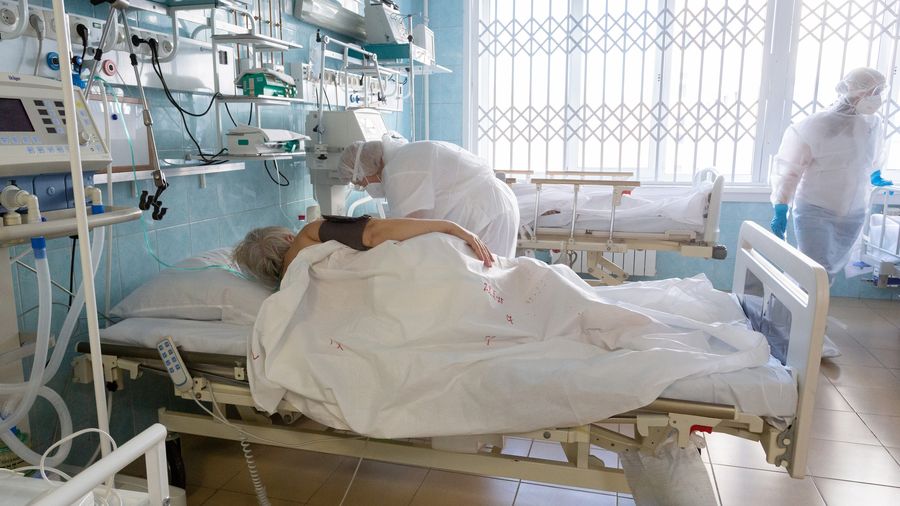 Фото Красная зона: что происходит в реанимации ковидного госпиталя в Новосибирске 36