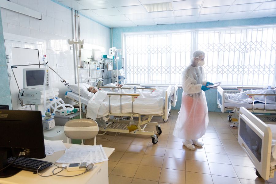 Фото Красная зона: что происходит в реанимации ковидного госпиталя в Новосибирске 48