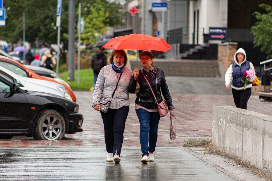 Фото «У природы нет плохой погоды»: проливные дожди пришли в Новосибирск на неделю 24
