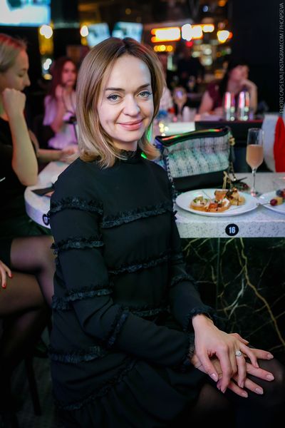 Фото Стендап-комик Старовойтов выступил на партнёрском мероприятии медиахолдинга «Сиб.фм Групп» 233