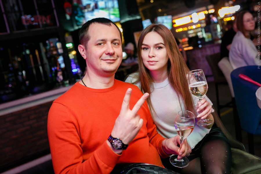 Фото Стендап-комик Старовойтов выступил на партнёрском мероприятии медиахолдинга «Сиб.фм Групп» 235
