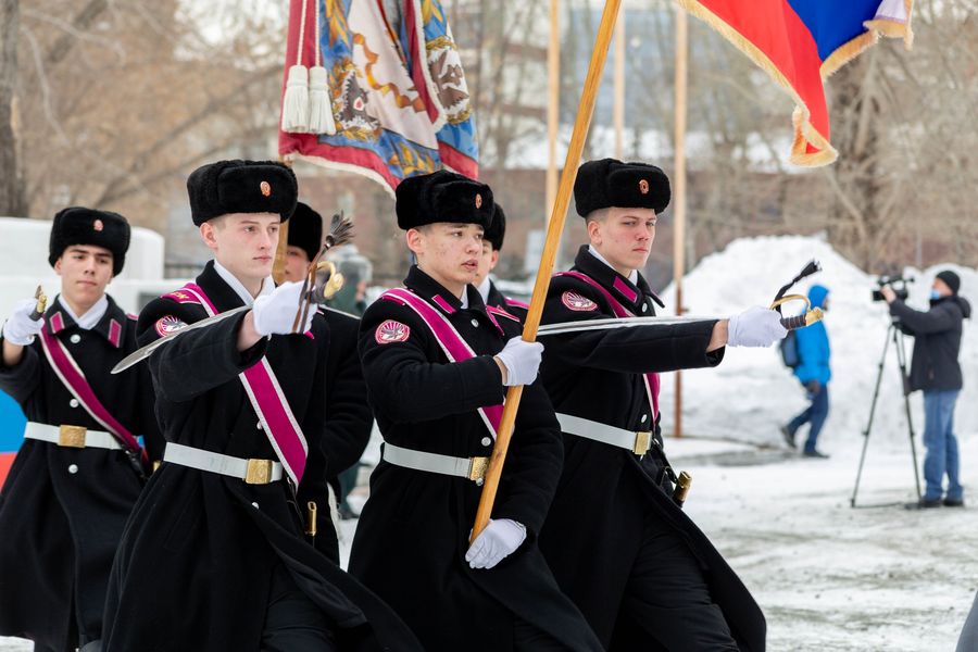 Фото Новосибирские кадеты приняли участие в параде в честь Дня защитника Отечества 11