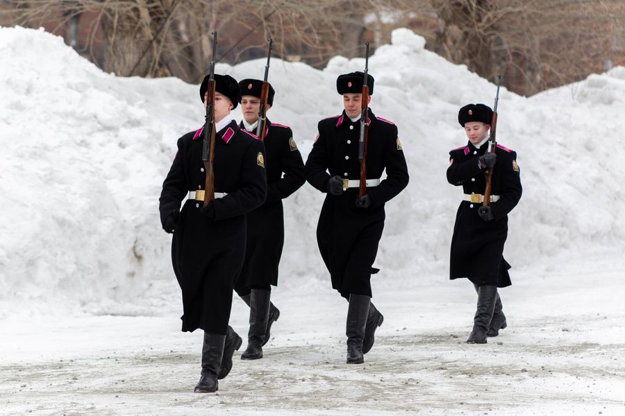Фото Новосибирские кадеты приняли участие в параде в честь Дня защитника Отечества 52
