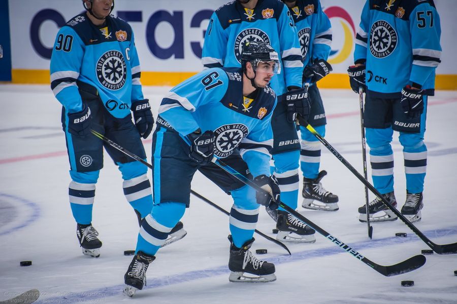 Фото «Сбиваемся на хаотичный хоккей»: почему ХК «Сибирь» снова проиграл на домашнем льду 11