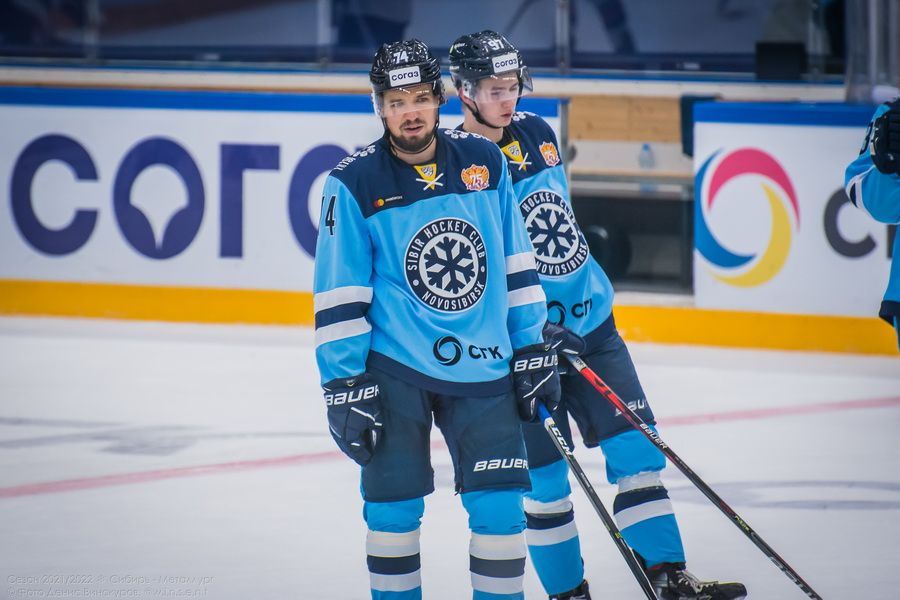 Фото «Сбиваемся на хаотичный хоккей»: почему ХК «Сибирь» снова проиграл на домашнем льду 12