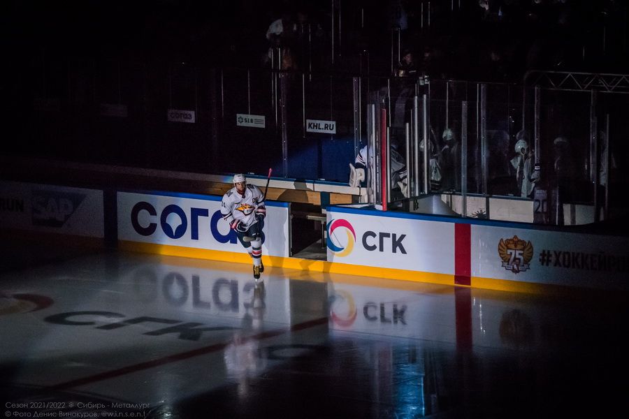 Фото «Сбиваемся на хаотичный хоккей»: почему ХК «Сибирь» снова проиграл на домашнем льду 15